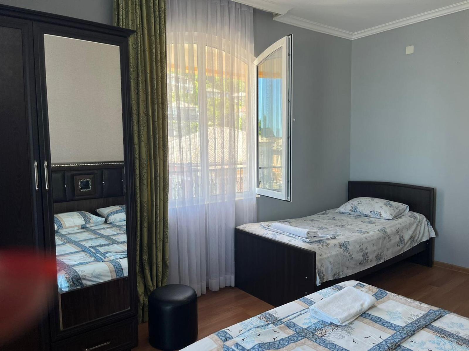 Yellow House - Vaja Sarpi Ngoại thất bức ảnh